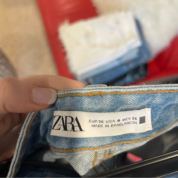Zara High Rise Denim Shorts - Picture 3 of 3
